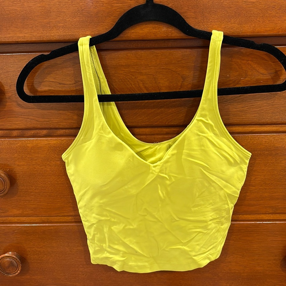 Lululemon crop tank size medium
